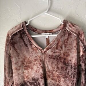 Red Haute XS Tie Dye V-Neck Long Sleeve Velour Pullover Top Casual Boho Soft